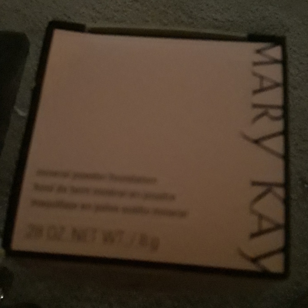 MARY KAY MINERAL POWDER FOUNDATION
